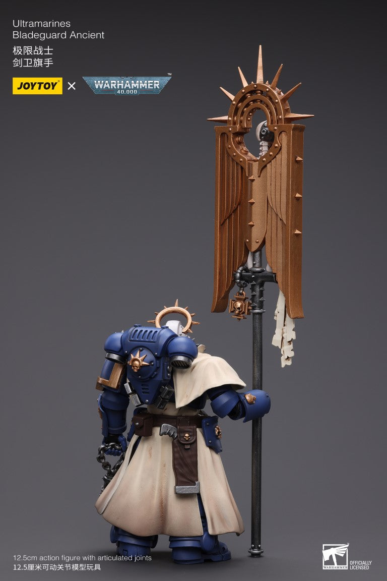 Warhammer 40k JoyToy Actionfigure - Ultramarines Bladeguard Ancient figure for collectors, display and premium shelf presentation