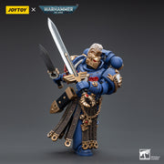 Warhammer 40k JoyToy Actionfigure - Ultramarines Honour Guard Chapter Champion figure for collectors, display and premium shelf presentation