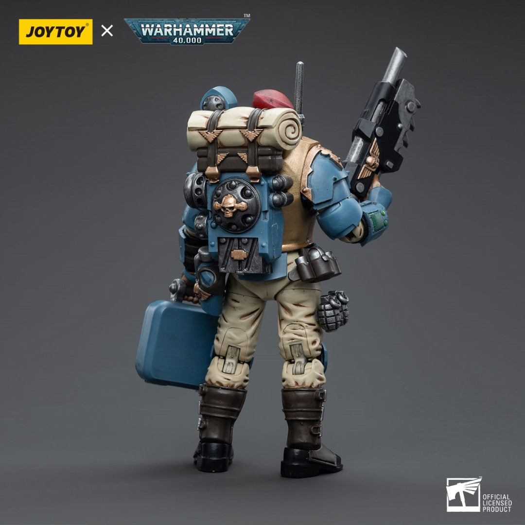 Warhammer 40k JoyToy Actionfigure - Astra Militarum Tempestus Scions Command Squad 55th Kappic Eagles Medic figure for collectors, display