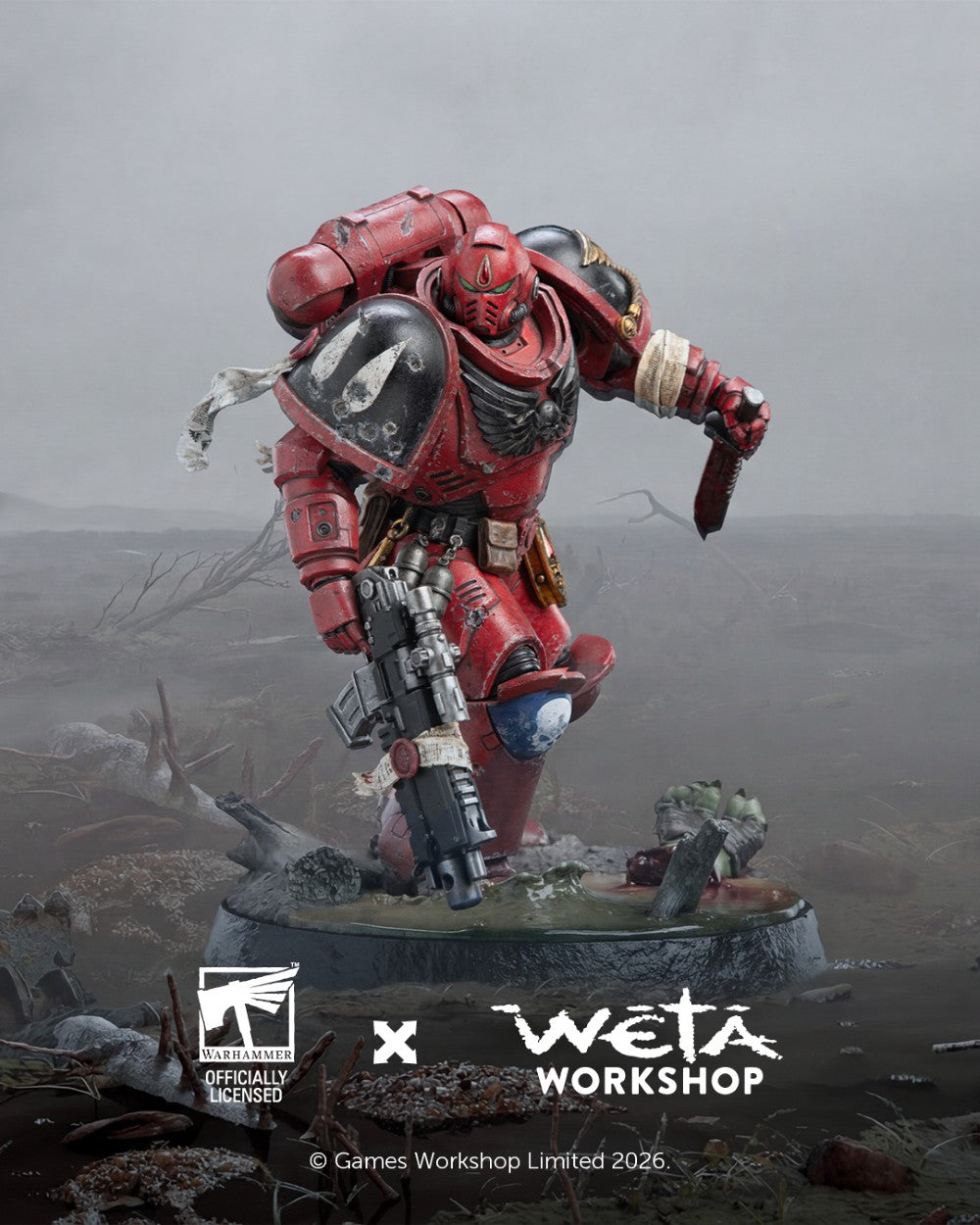 Warhammer 40k - Blood Angels Intercessor Sergeant 1:10 Statue (Weta Workshop). Red and black armored figure with a weapon on a gray background, featuring Weta Workshop branding.