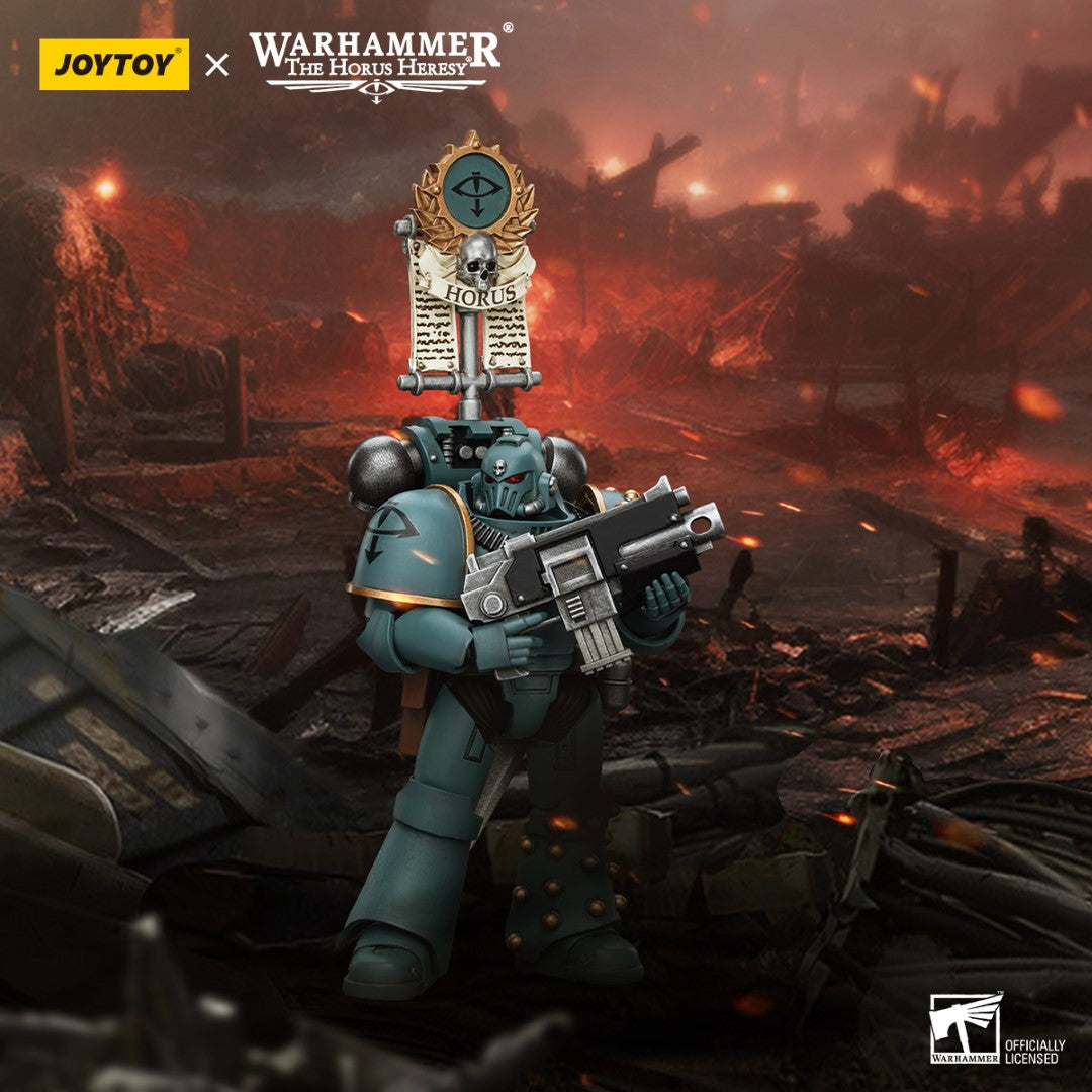 Warhammer 40k JoyToy Actionfigure - Sons of Horus MKVI Tactical Squad Legionary with Legion Vexilla figure for collectors, display and