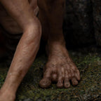 Weta Workshop The Lord of the Rings Trilogy - Gollum, Guide to Mordor Mini Statue – view 4