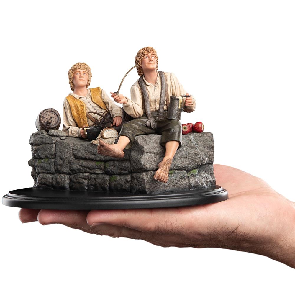 Weta Workshop The Lord of the Rings: Miniature Statue - Merry and Pippin – view 10