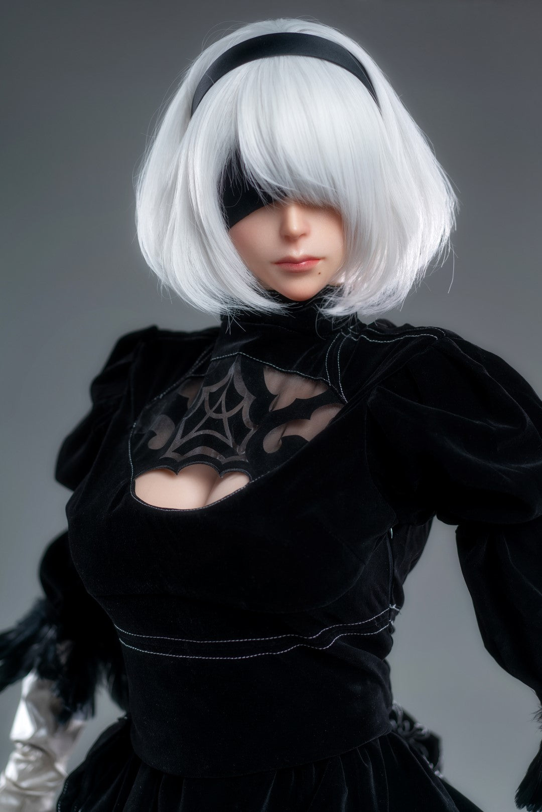 Yorha 2B - Realistic Silicone 1:1 Replica Cosplay Model Doll statue from Game Lady Studio for collectors, display and premium shelf