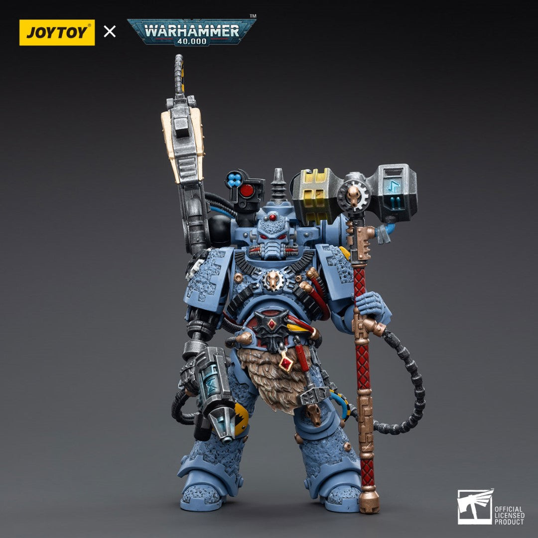 Warhammer 40k JoyToy Actionfigure - Space Wolves Iron Priest Jorin Fellhammer figure for collectors, display and premium shelf presentation