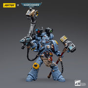 Warhammer 40k JoyToy Actionfigure - Space Wolves Iron Priest Jorin Fellhammer figure for collectors, display and premium shelf presentation