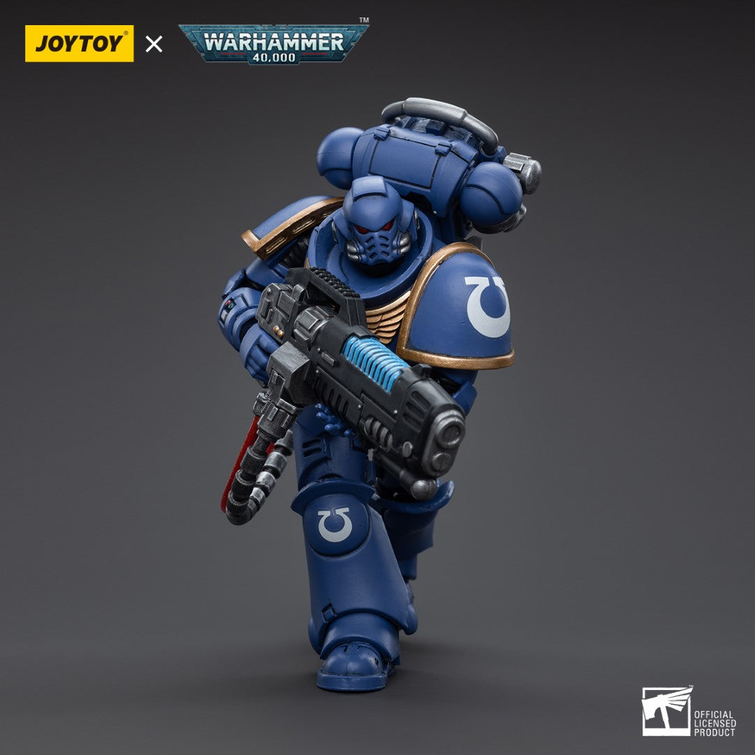 Warhammer 40k JoyToy Actionfigure - Ultramarines Hellblasters Brother Paxor figure for collectors, display and premium shelf presentation