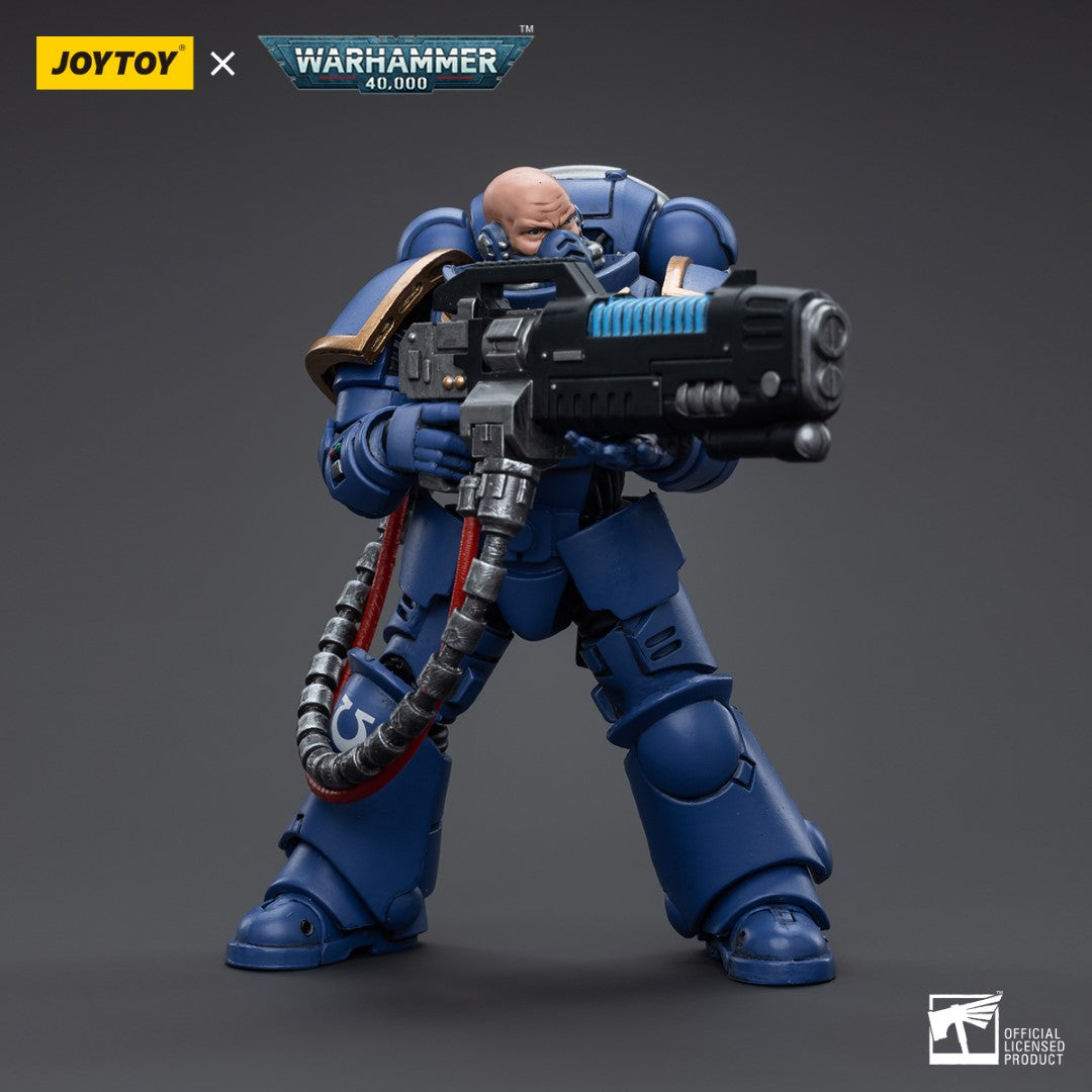 Warhammer 40k JoyToy Actionfigure - Ultramarines Hellblasters Brother Torsus figure for collectors, display and premium shelf presentation