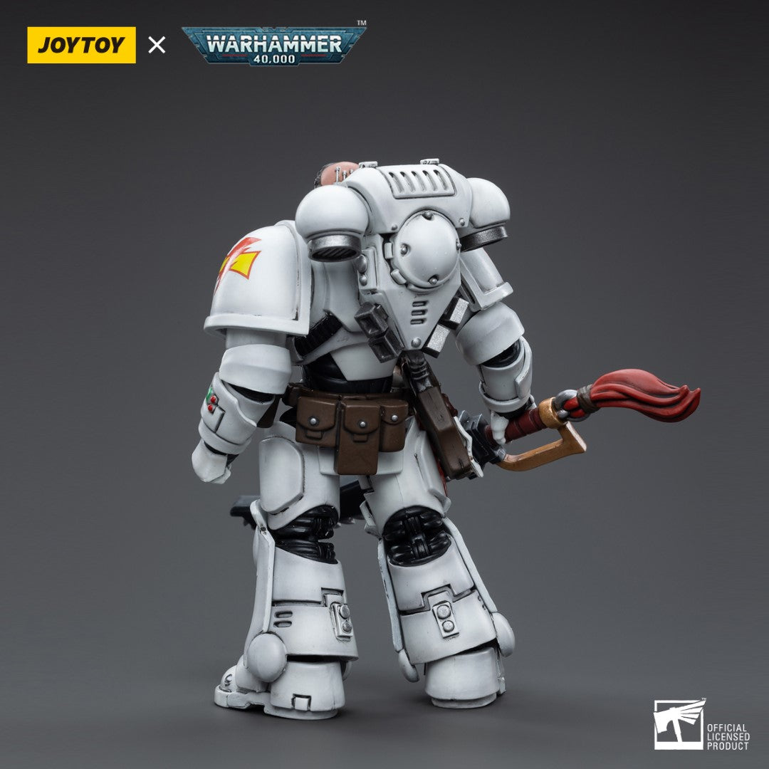 Warhammer 40k JoyToy Actionfigure - White Scars Assault lntercessor Brother Batjargal figure for collectors, display and premium shelf