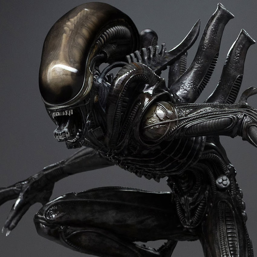Alien - Big Chap Art Scale 1/10 statue from Iron Studios for collectors, display and premium shelf presentation