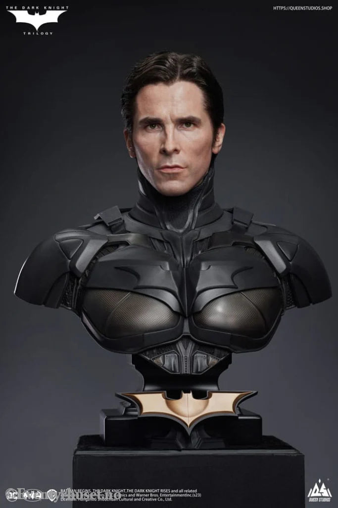 The Dark Knight 1:1 - Batman Regular Edition Bust bust from Queen Studios for collectors, display and premium shelf presentation